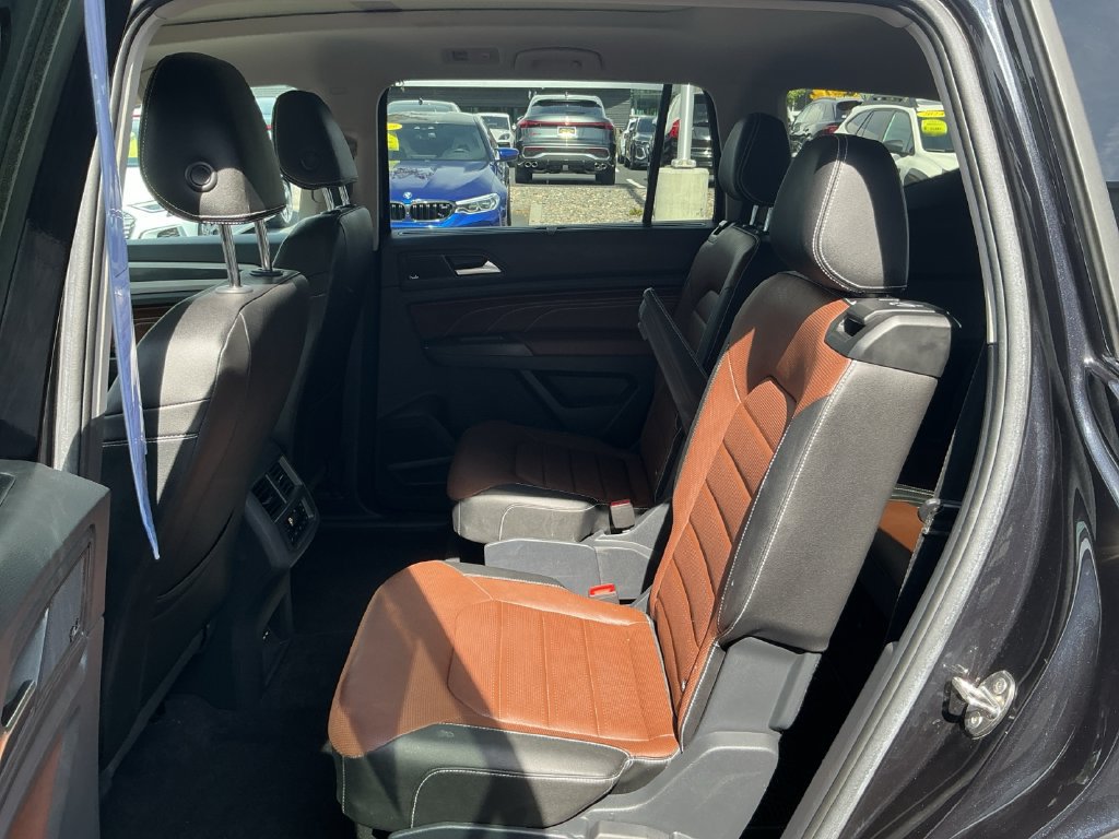 Used 2023 Volkswagen Atlas SEL Premium AWD/4WD image 26