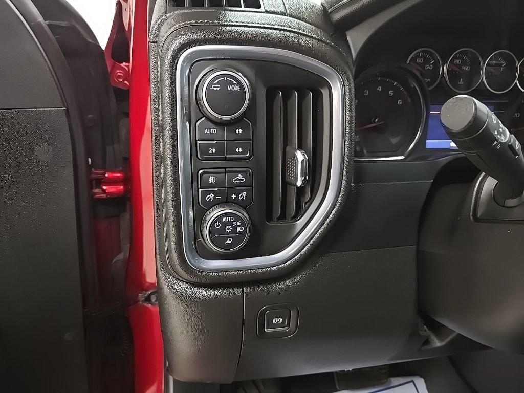 Used 2022 Chevrolet Silverado 1500 LTZ AWD/4WD image 41