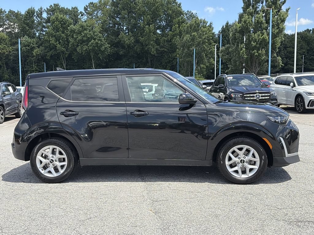 Used 2024 Kia Soul LX w/ Option Group 015 FWD image 23