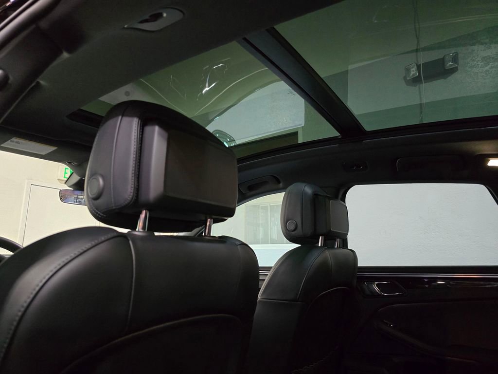 Used 2024 Porsche Macan image 27