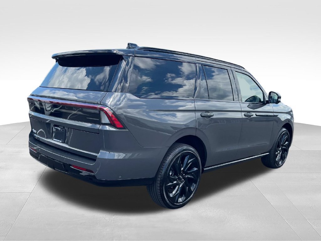 Used 2025 Lincoln Navigator Black Label AWD/4WD image 5