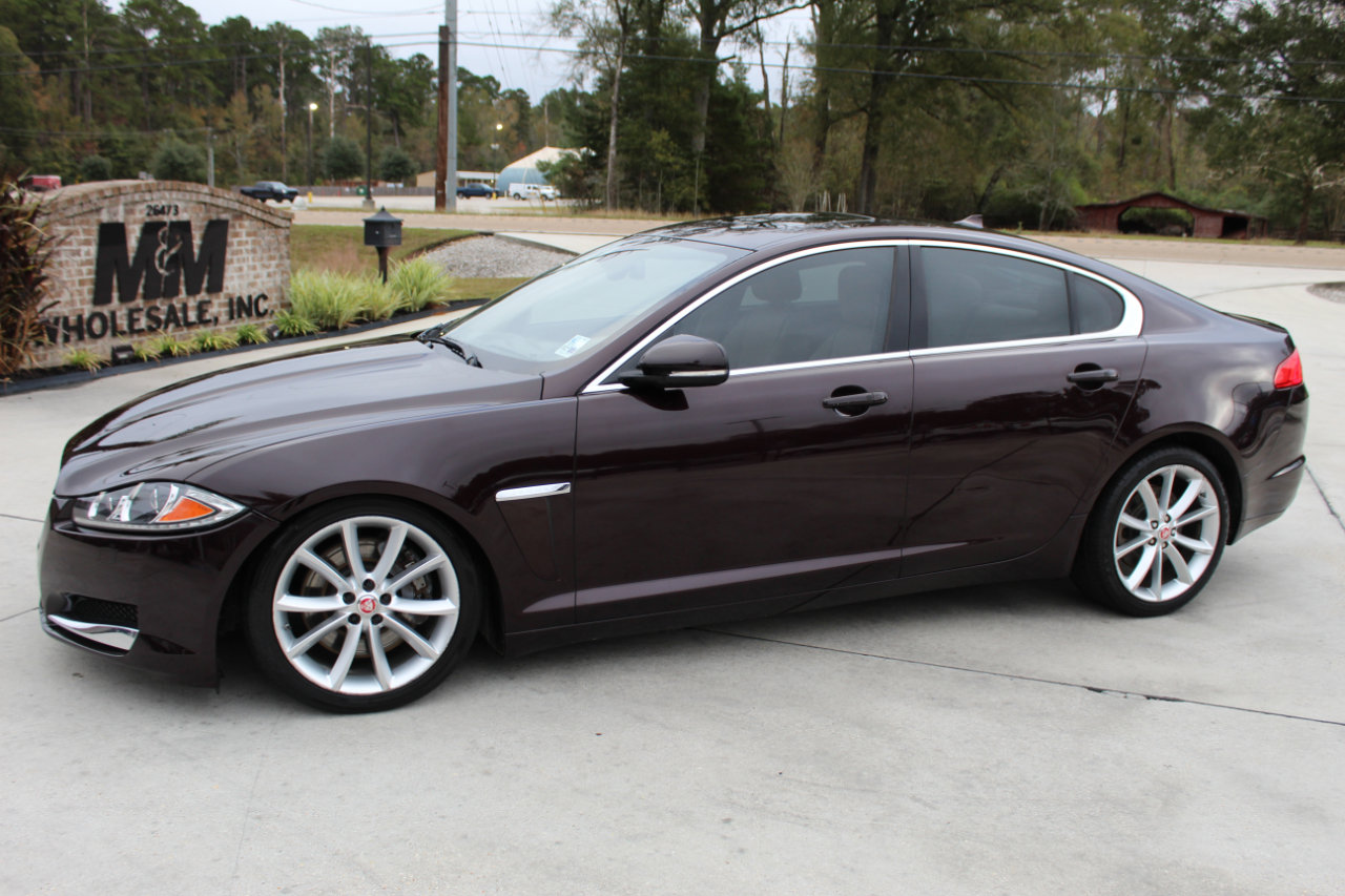 Used 2015 Jaguar XF Portfolio image 12