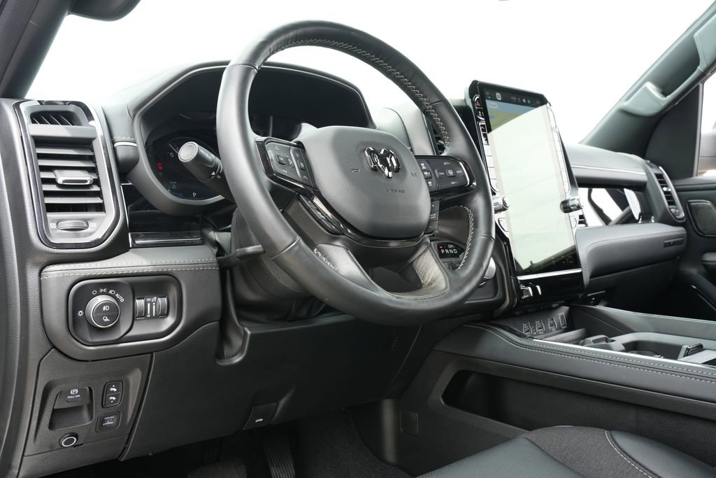 Used 2025 RAM 1500 Limited AWD/4WD image 15