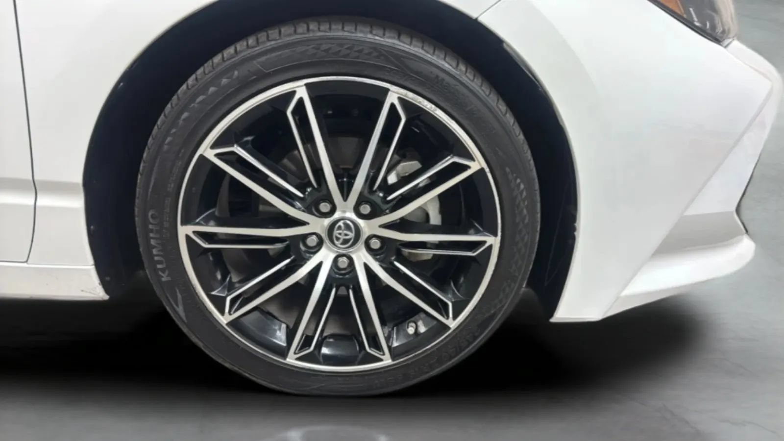 Used 2019 Toyota Avalon XSE w/ Carpet Mat Package FWD image 40