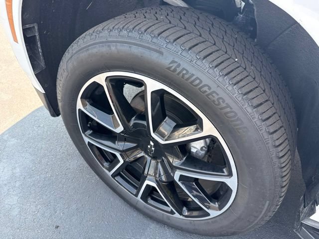 Used 2026 Chevrolet Suburban RST AWD/4WD image 12