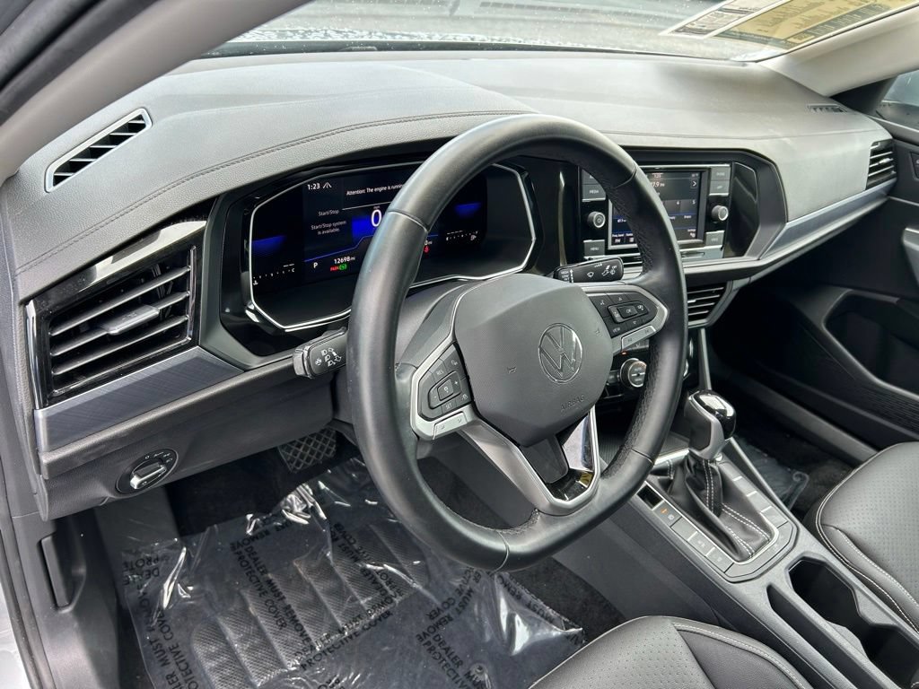Used 2023 Volkswagen Jetta SE w/ Black Wheel Package FWD image 23