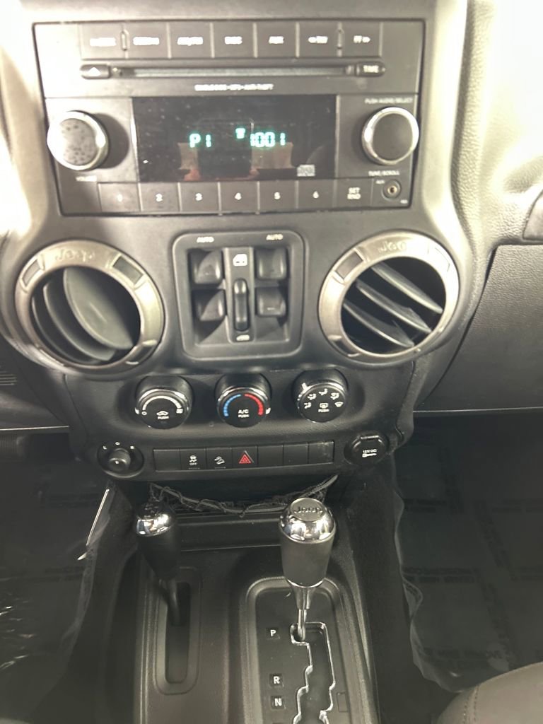 Used 2014 Jeep Wrangler Unlimited Sport w/ Quick Order Package 24S AWD/4WD image 14