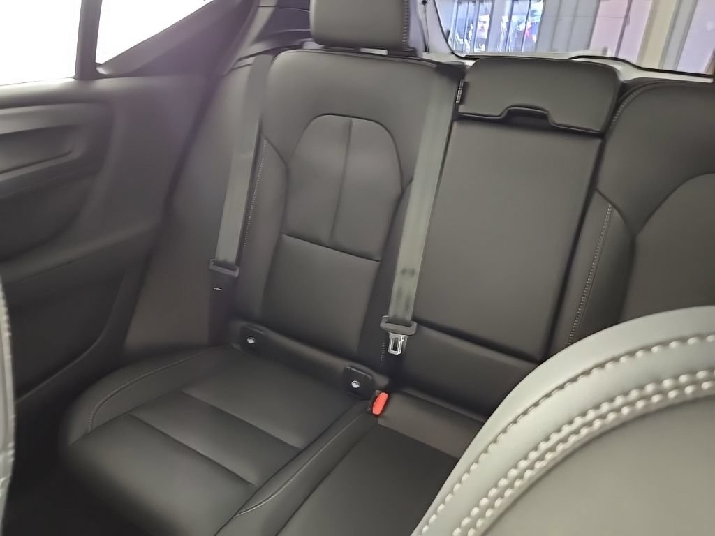 Certified 2026 Volvo XC40 B5 Plus AWD/4WD image 14