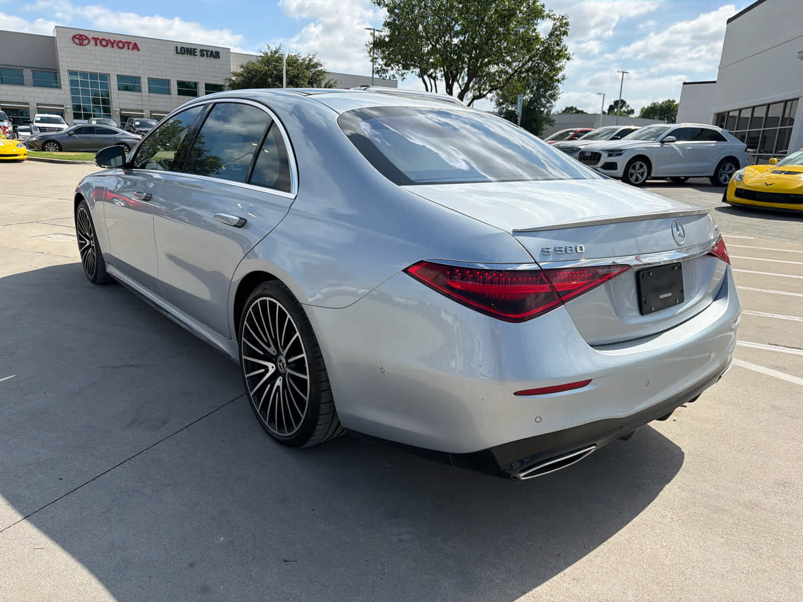 Used 2022 Mercedes-Benz S 580 4MATIC Sedan image 4