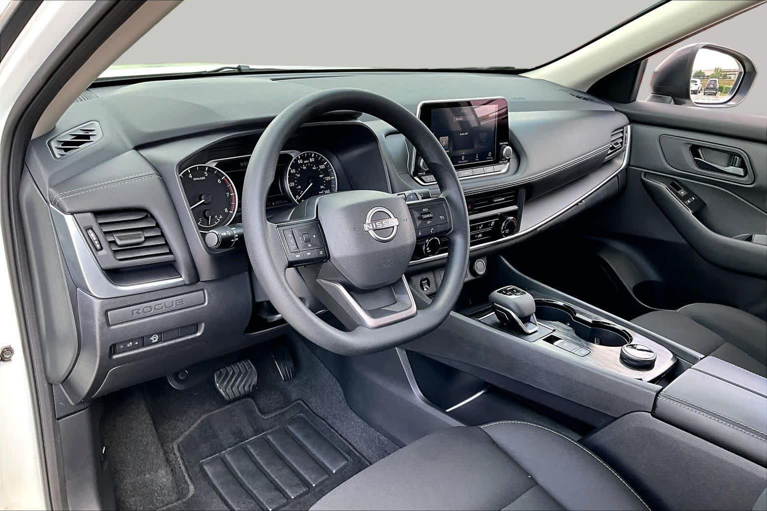 Used 2026 Nissan Rogue S AWD/4WD image 18