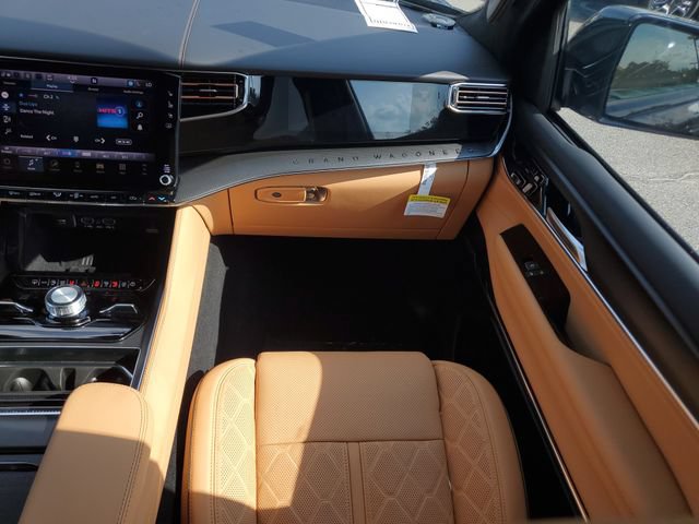 New 2026 Jeep Grand Wagoneer L Summit AWD/4WD image 18