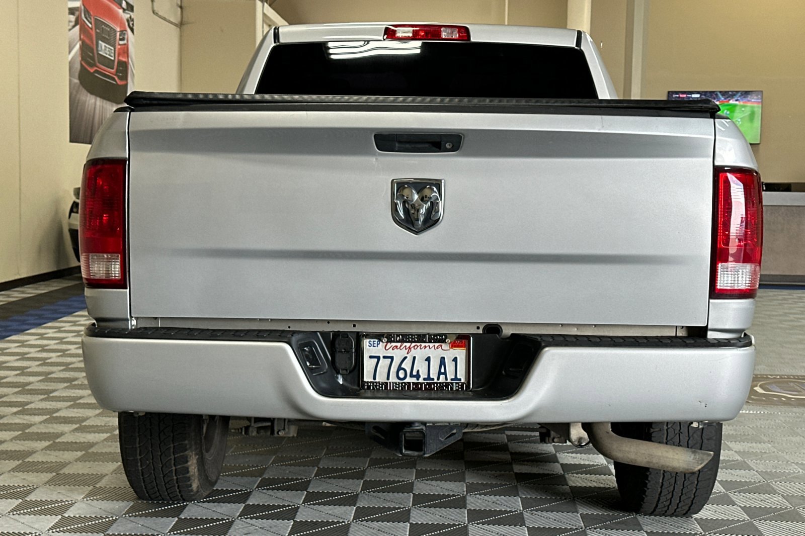 Used 2017 RAM 1500 Express image 5