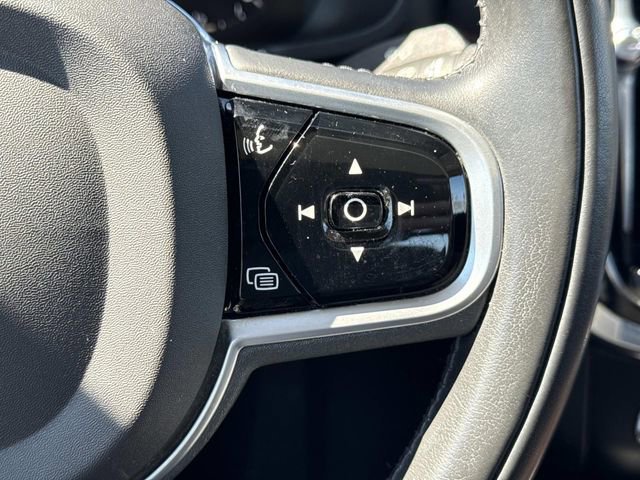 Used 2020 Volvo S60 T5 Inscription image 24