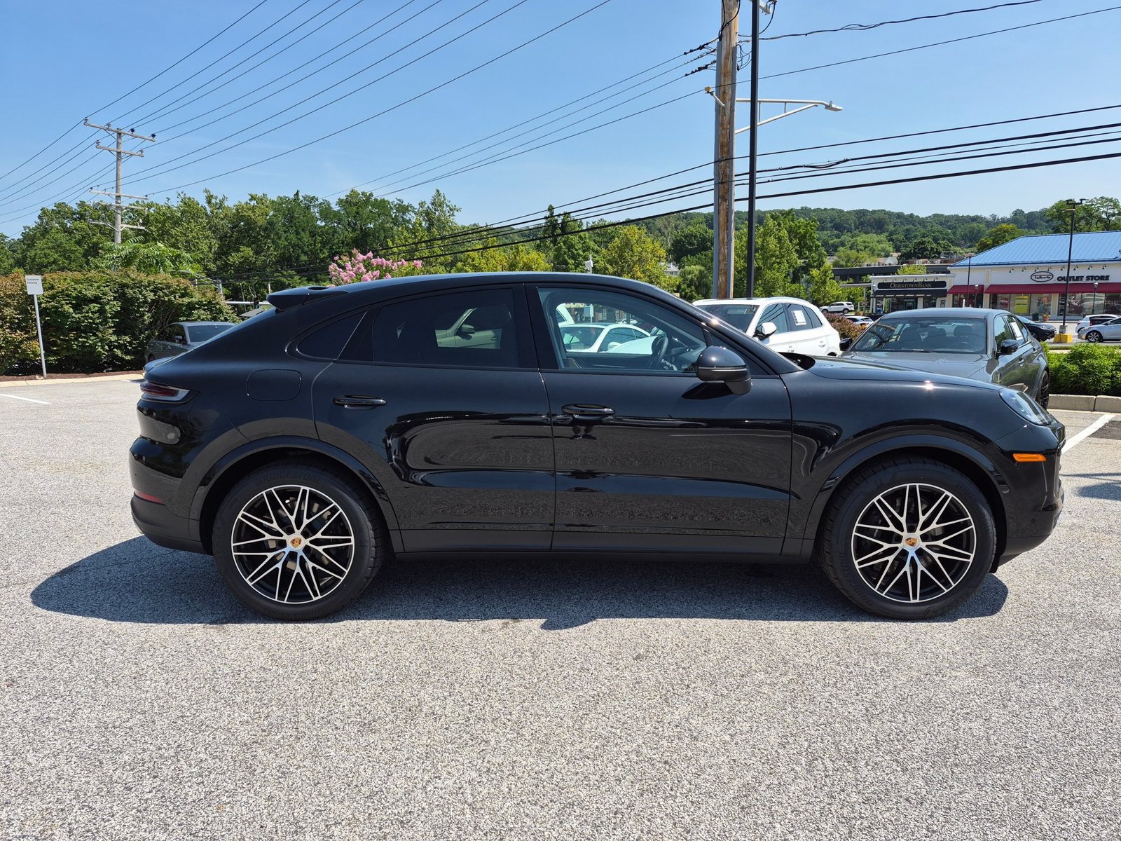 New 2026 Porsche Cayenne Coupe AWD/4WD image 8