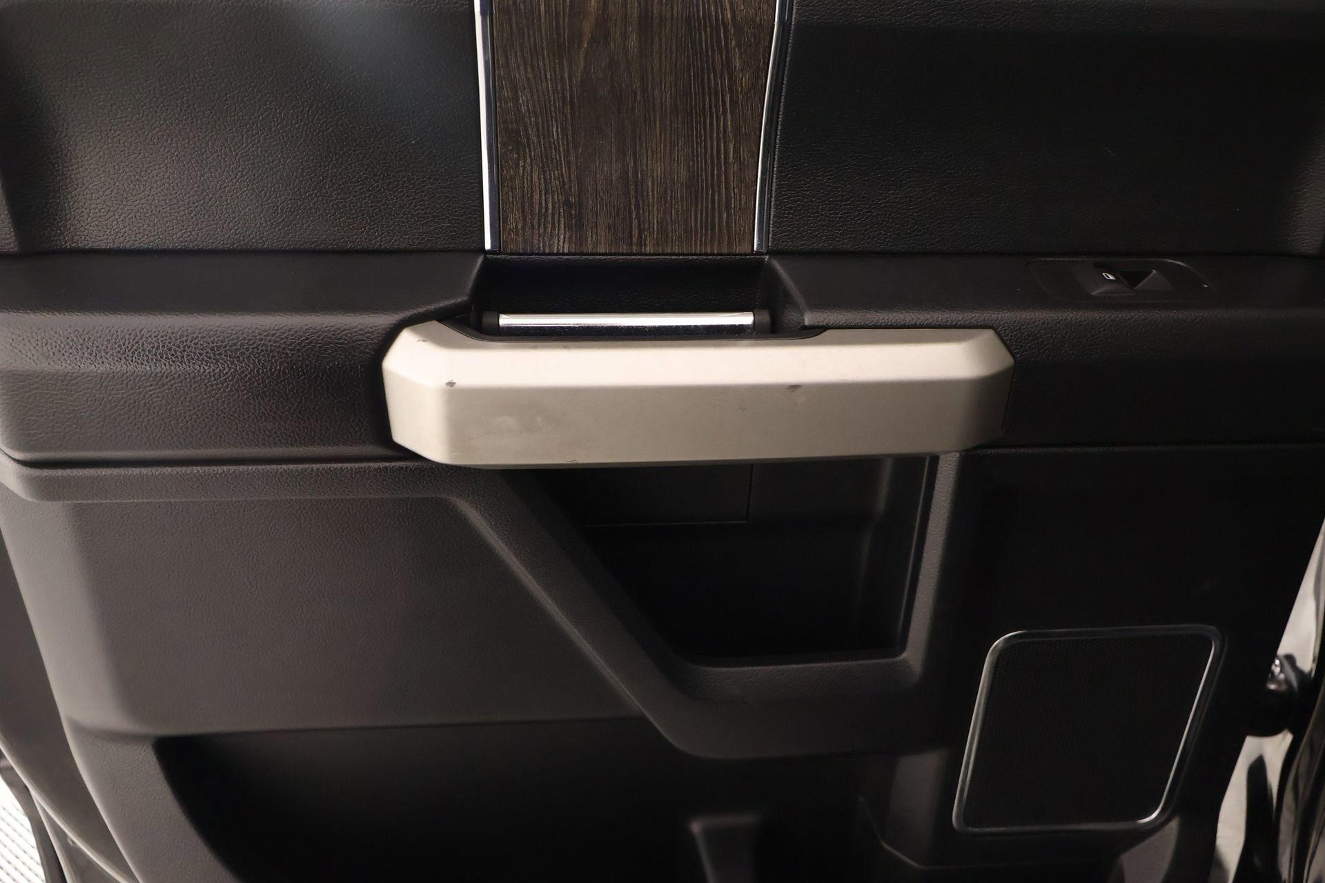 Used 2020 Ford F350 Lariat image 18