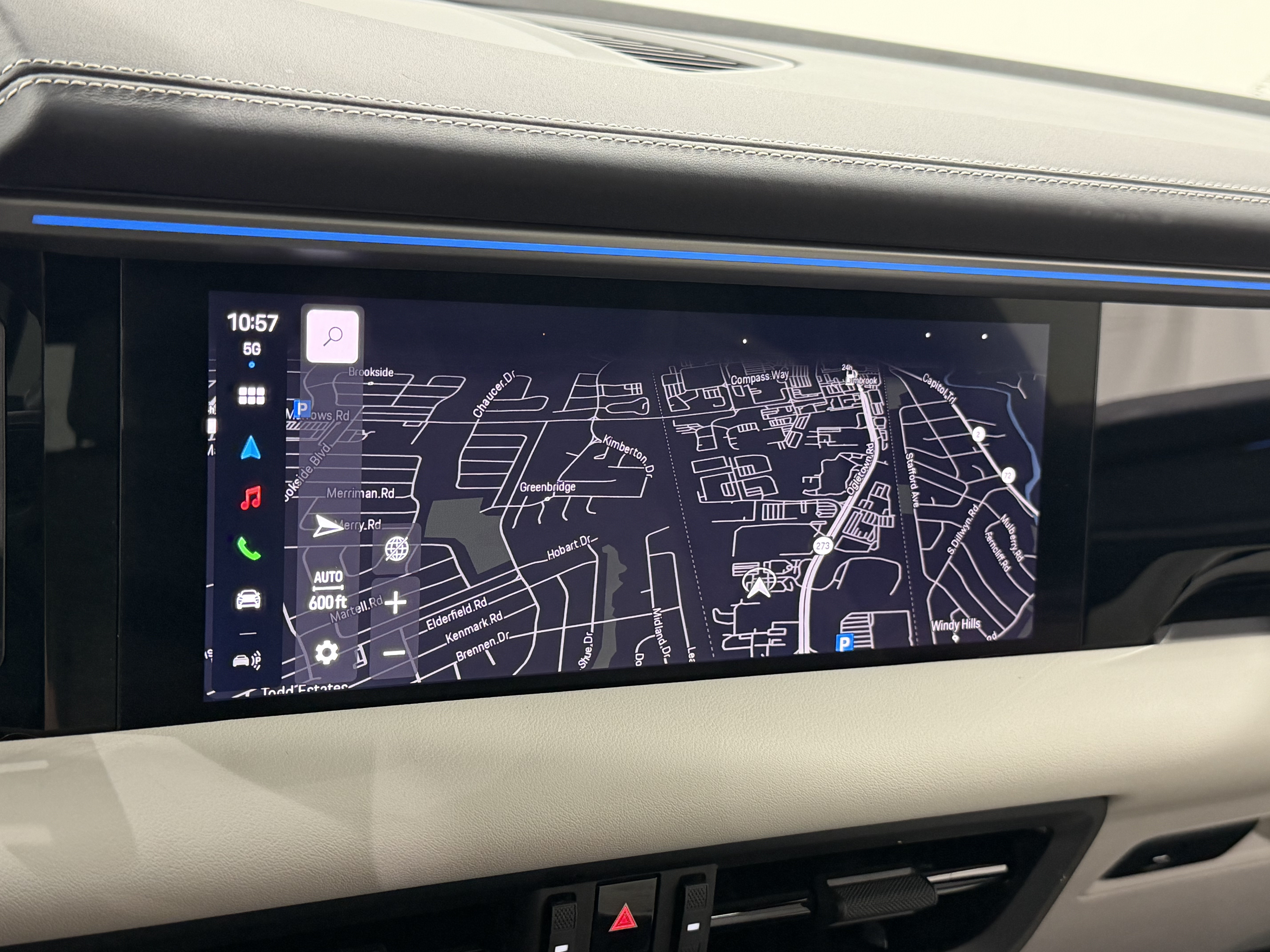 Certified 2025 Porsche Macan 4 Electric AWD/4WD image 42