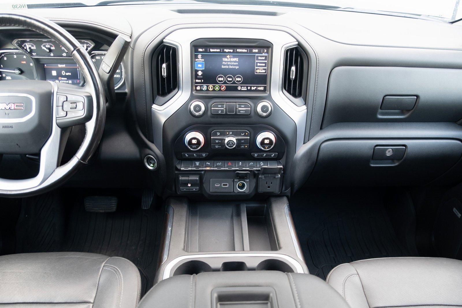 Used 2021 GMC Sierra 3500 SLT w/ SLT Premium Package image 23