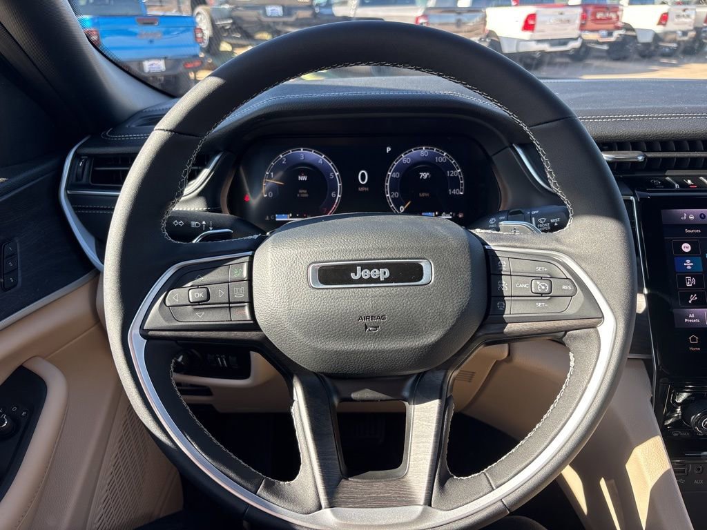 New 2025 Jeep Grand Cherokee L Limited w/ Black Appearance Package image 29