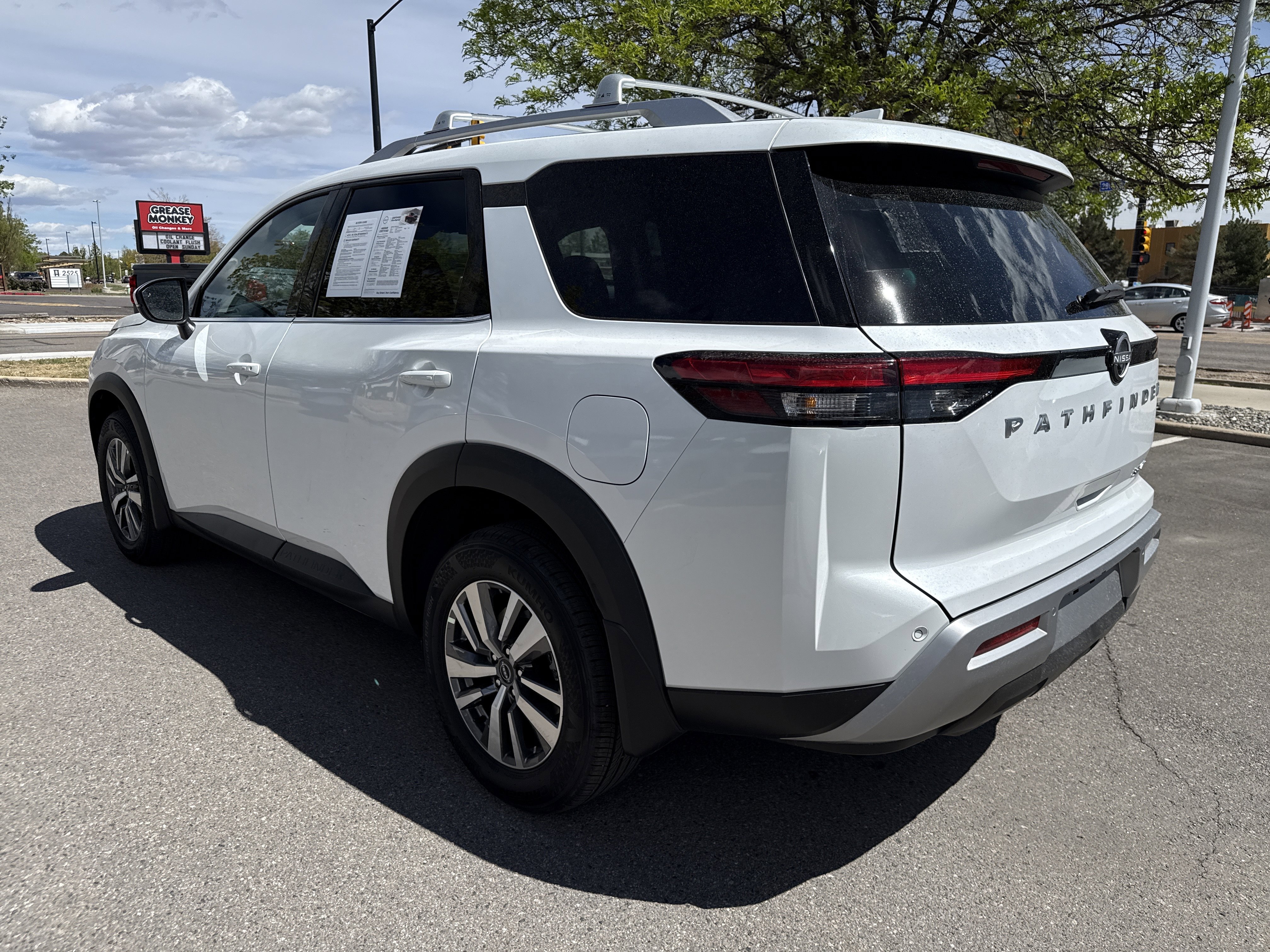 Certified 2025 Nissan Pathfinder SL AWD/4WD image 8