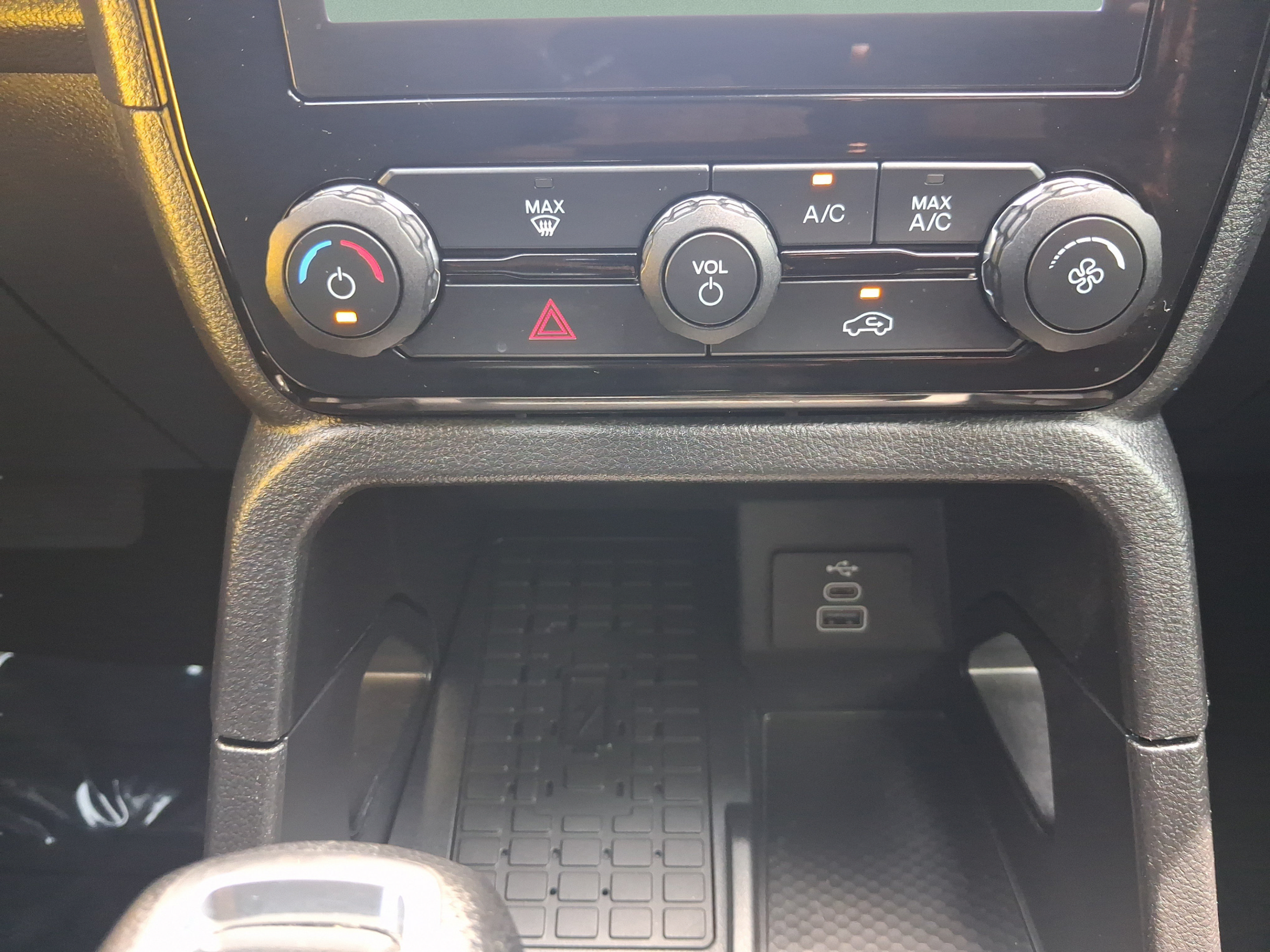 Used 2024 Ford Ranger XLT w/ Trailer Tow Package AWD/4WD image 13