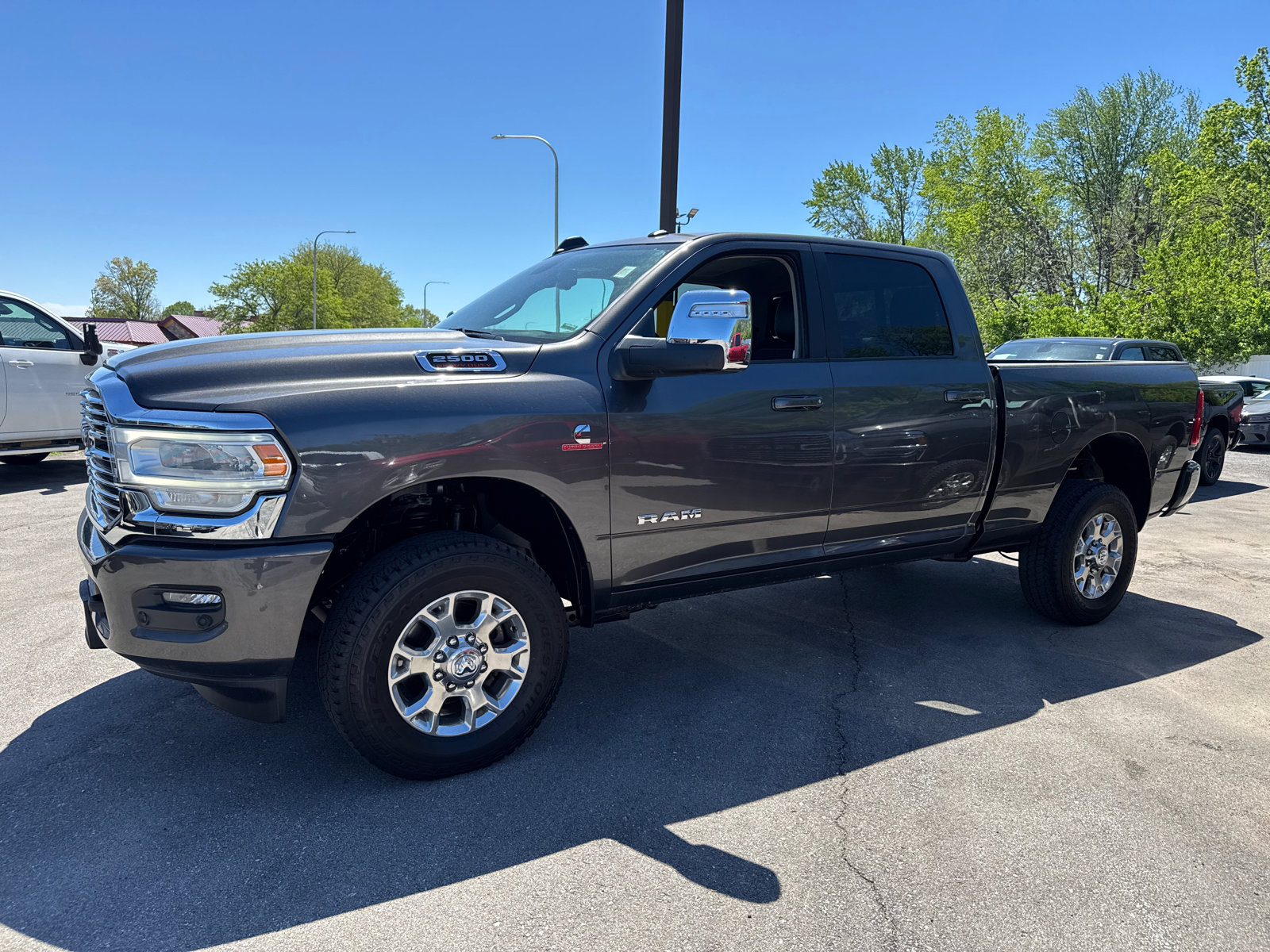 Used 2024 RAM 2500 Laramie AWD/4WD image 3