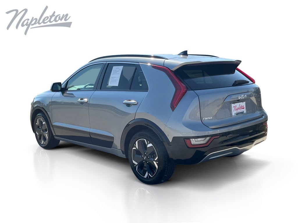 Used 2023 Kia Niro Wave w/ Wave Preserve Package FWD image 3