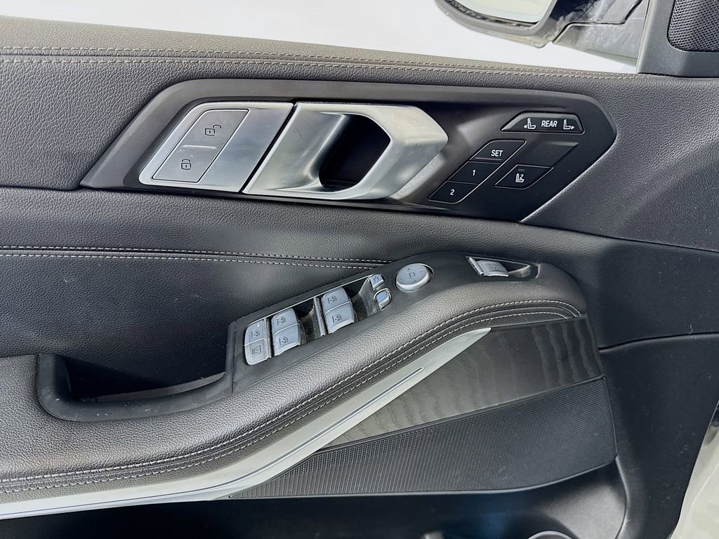 Used 2022 BMW X7 xDrive40i w/ Executive Package image 19