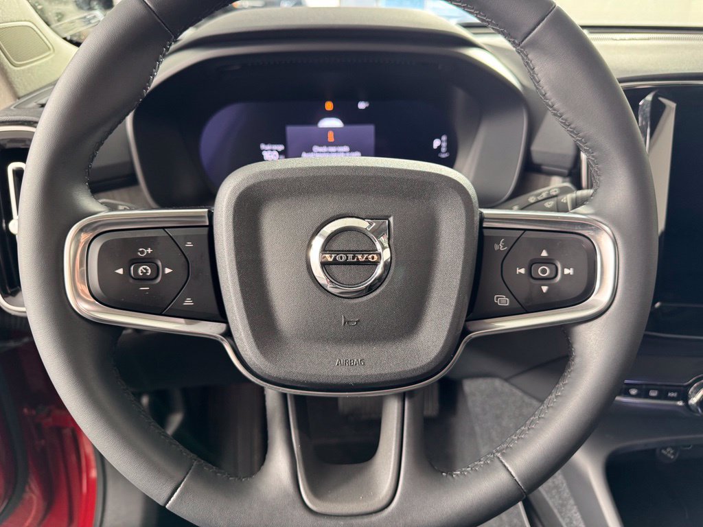 Certified 2024 Volvo XC40 B5 Plus w/ Protection Package Premier AWD/4WD image 29