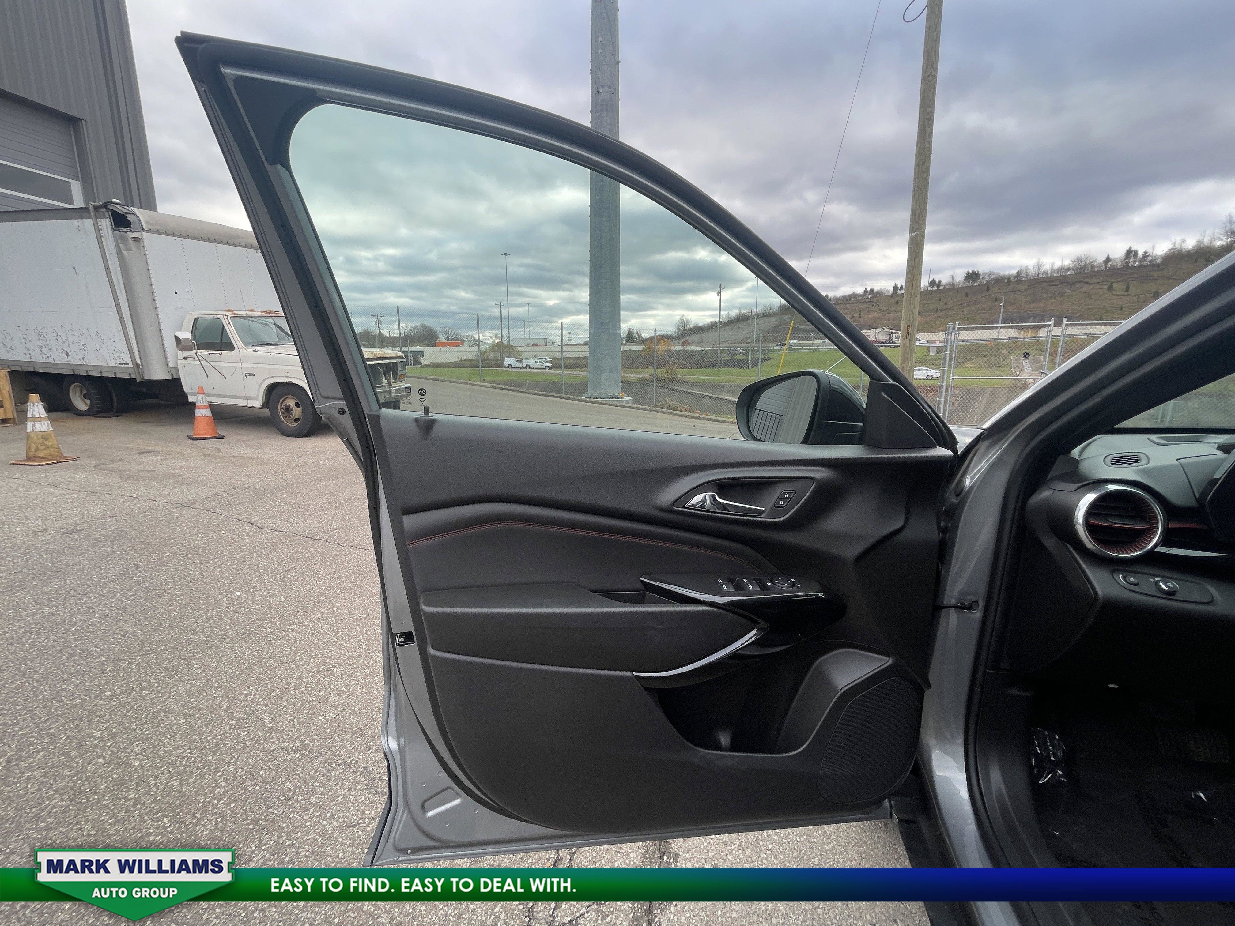 Used 2024 Chevrolet Trax RS image 12