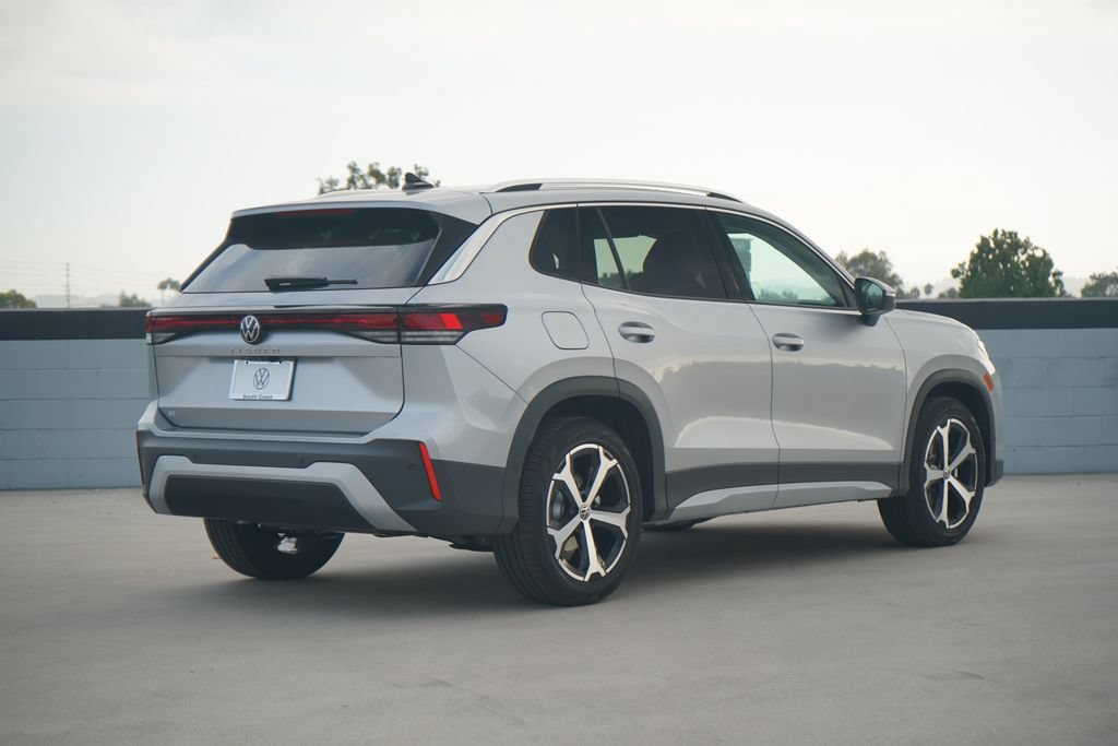 New 2026 Volkswagen Tiguan SE FWD image 3