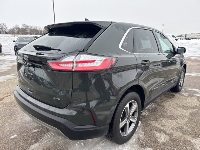 Used 2024 Ford Edge SEL w/ Convenience Package image 5