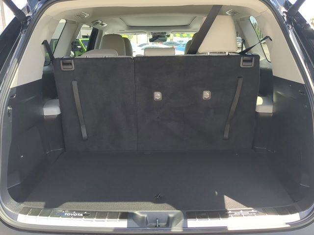 Certified 2024 Toyota Grand Highlander Platinum AWD/4WD image 13
