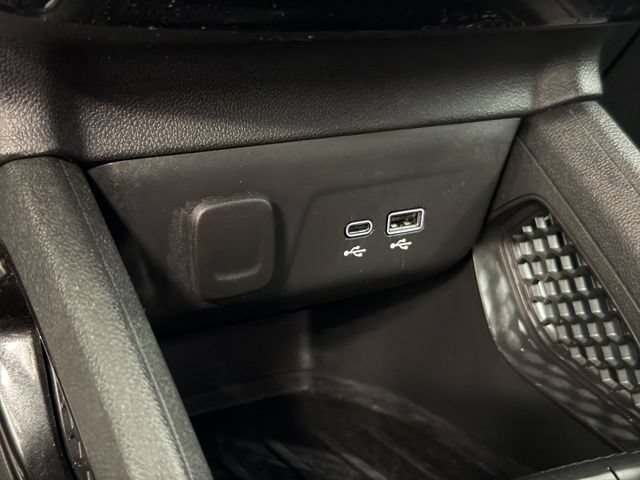 Used 2025 Chevrolet TrailBlazer LT AWD/4WD image 24