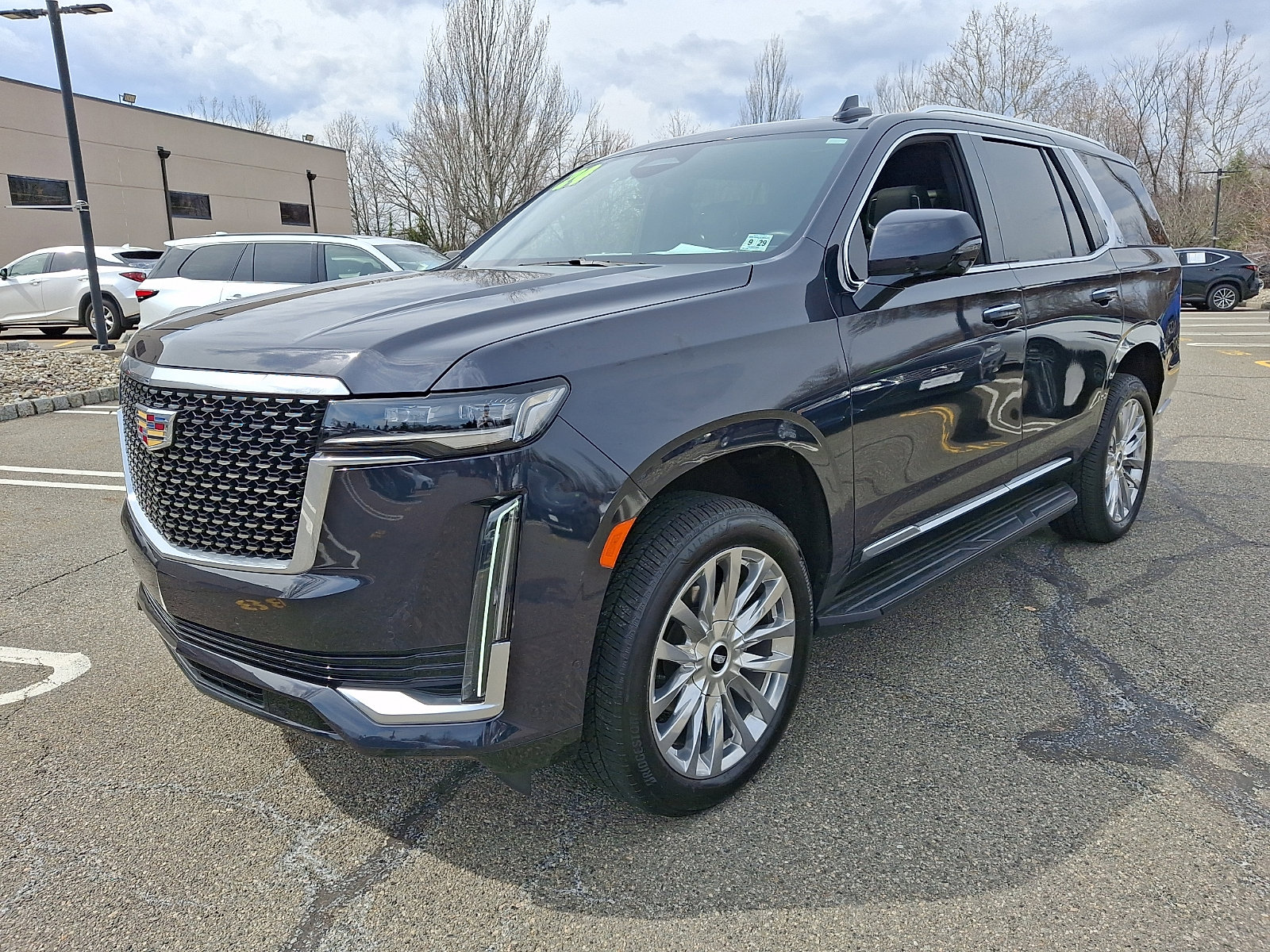 Used 2024 Cadillac Escalade Premium Luxury image 3