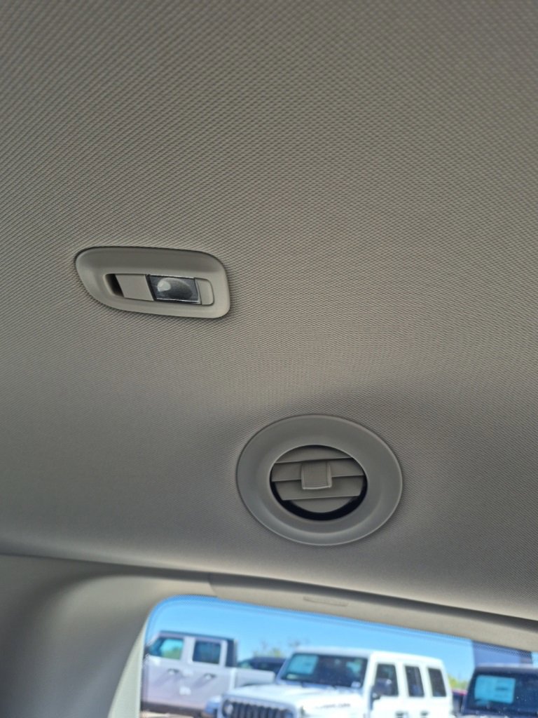 Certified 2024 Chrysler Pacifica Touring-L image 57