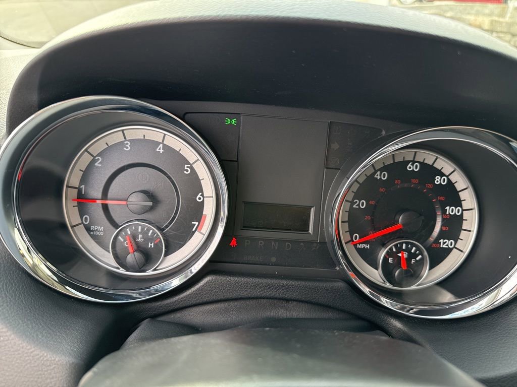 Used 2019 Dodge Grand Caravan SE w/ UConnect Hands-Free Group image 18