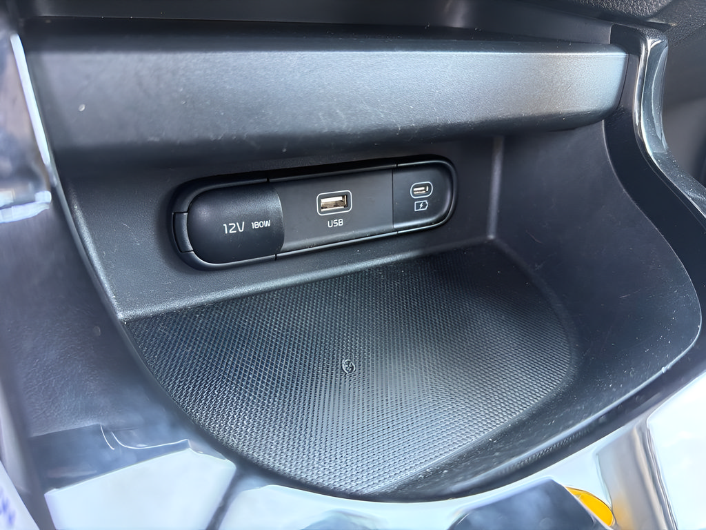 Used 2025 Kia Seltos S FWD image 19