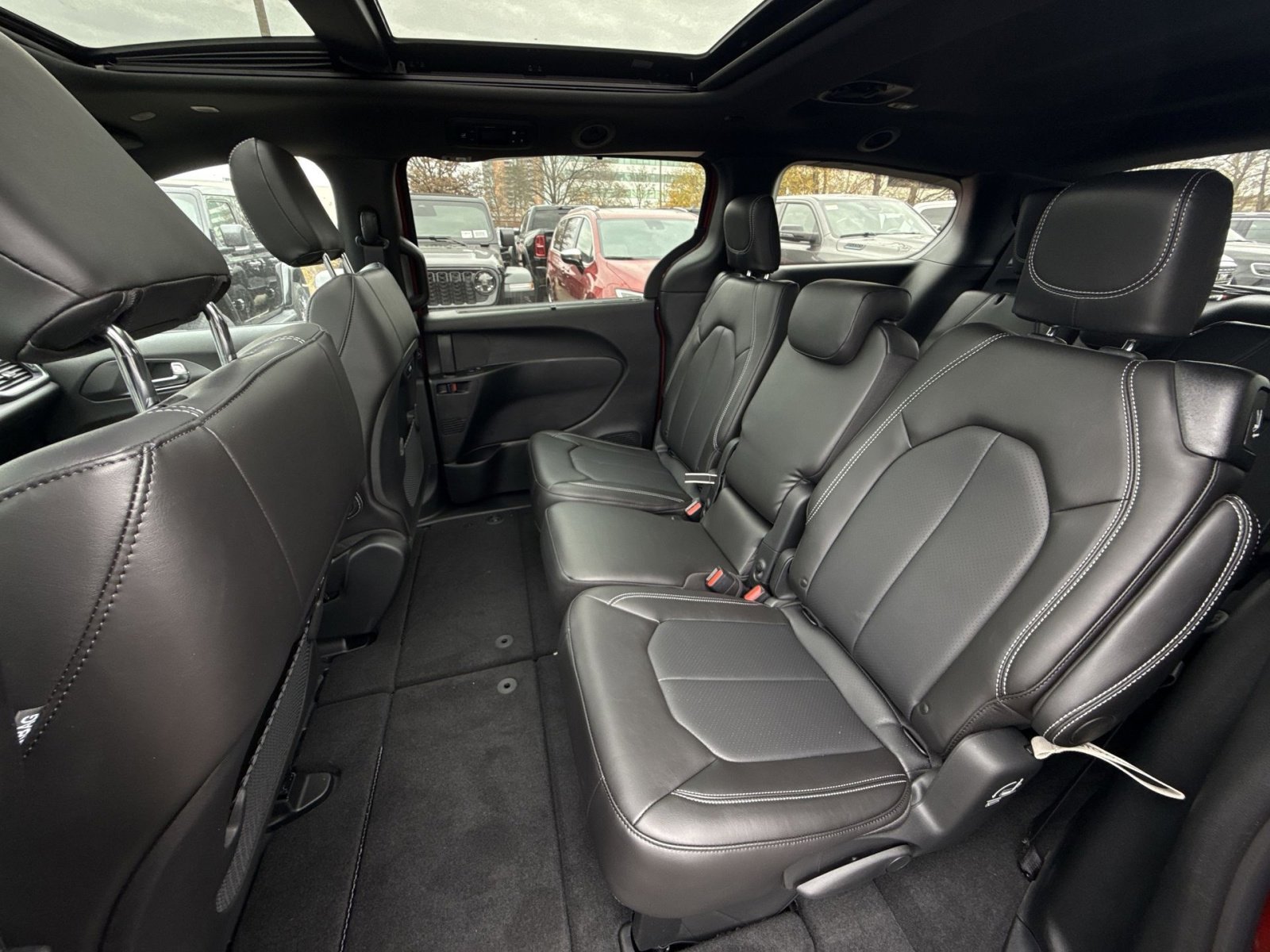 New 2026 Chrysler Pacifica Select image 24