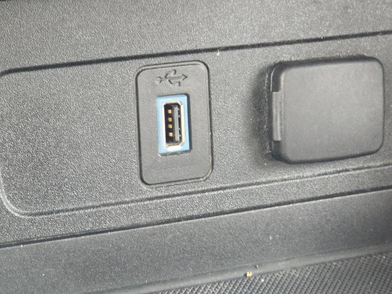 Used 2018 Ford Escape SEL image 37