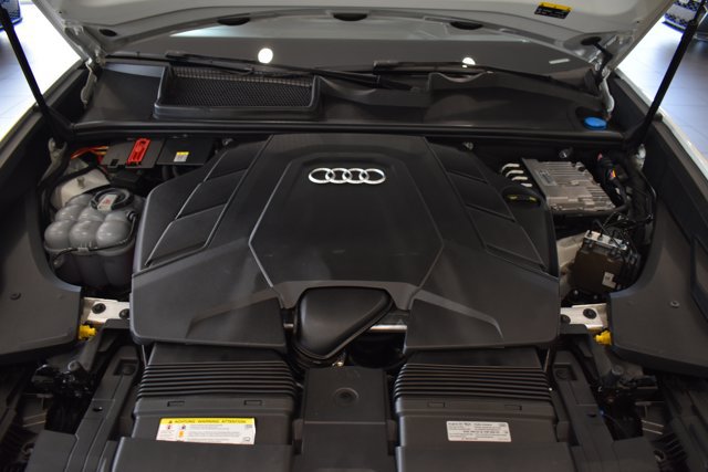 Used 2020 Audi Q8 Prestige AWD/4WD image 30