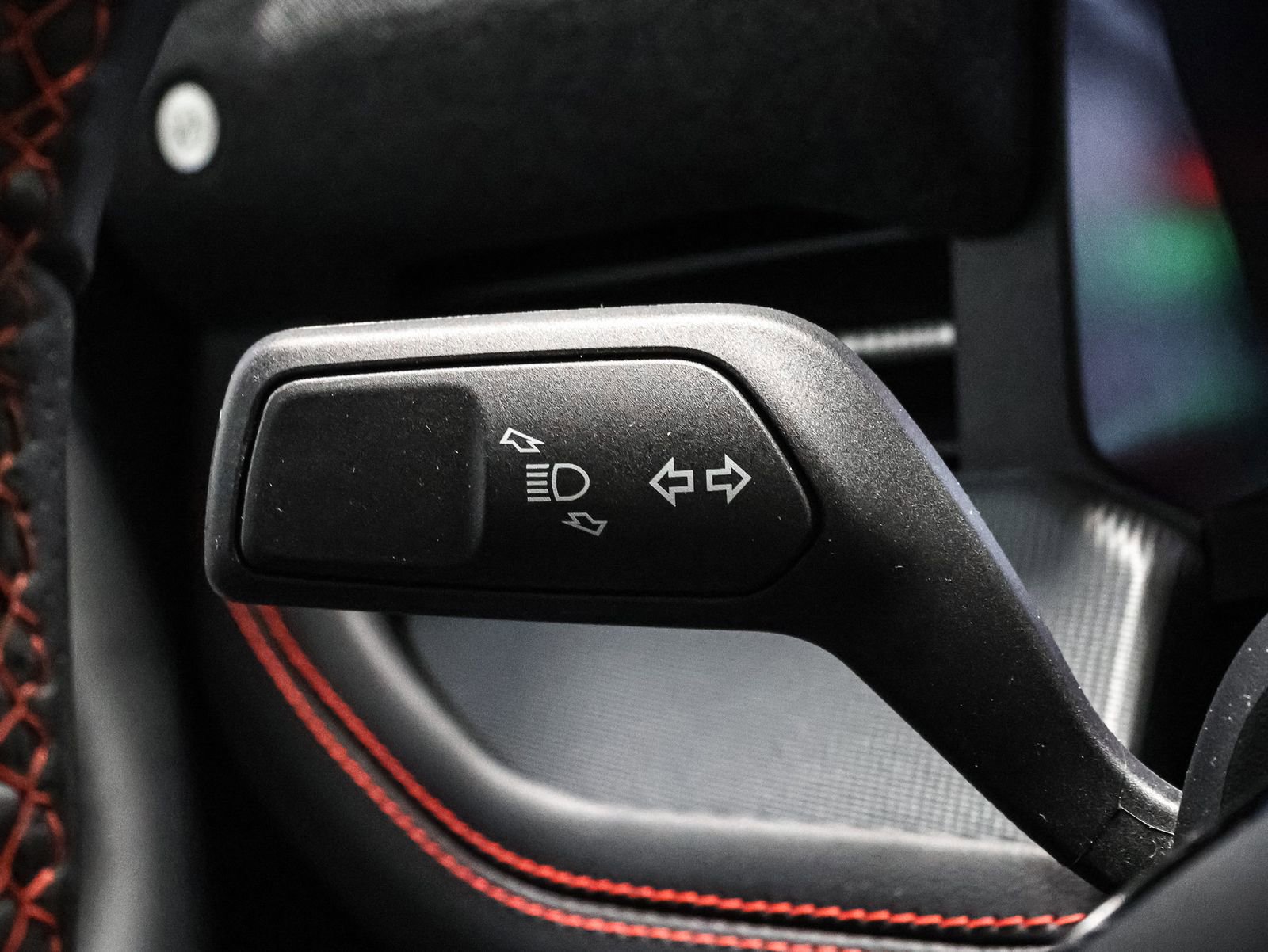 Certified 2025 Ford Explorer ST image 36