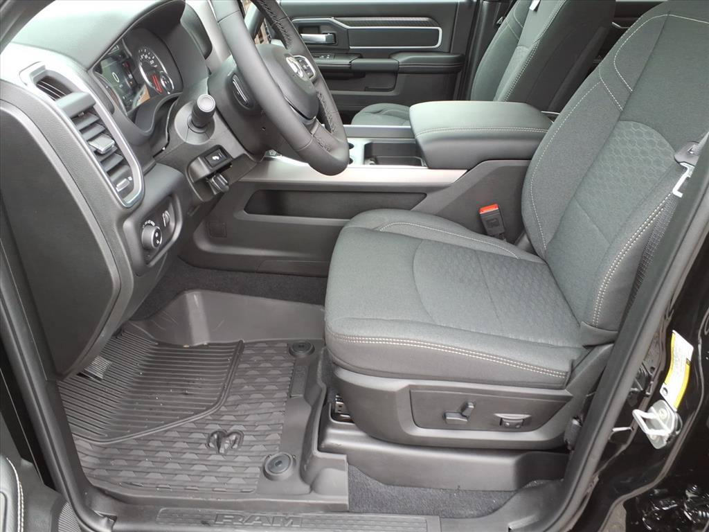New 2026 RAM 2500 Big Horn AWD/4WD image 13