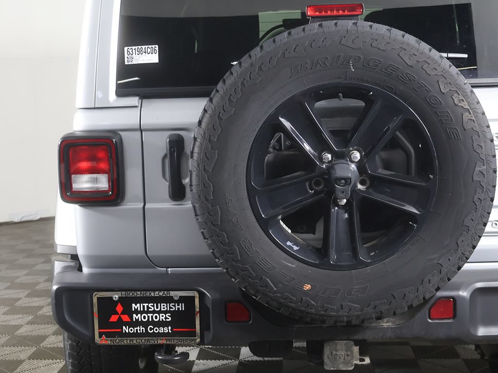 Used 2023 Jeep Wrangler Unlimited Sahara AWD/4WD image 13