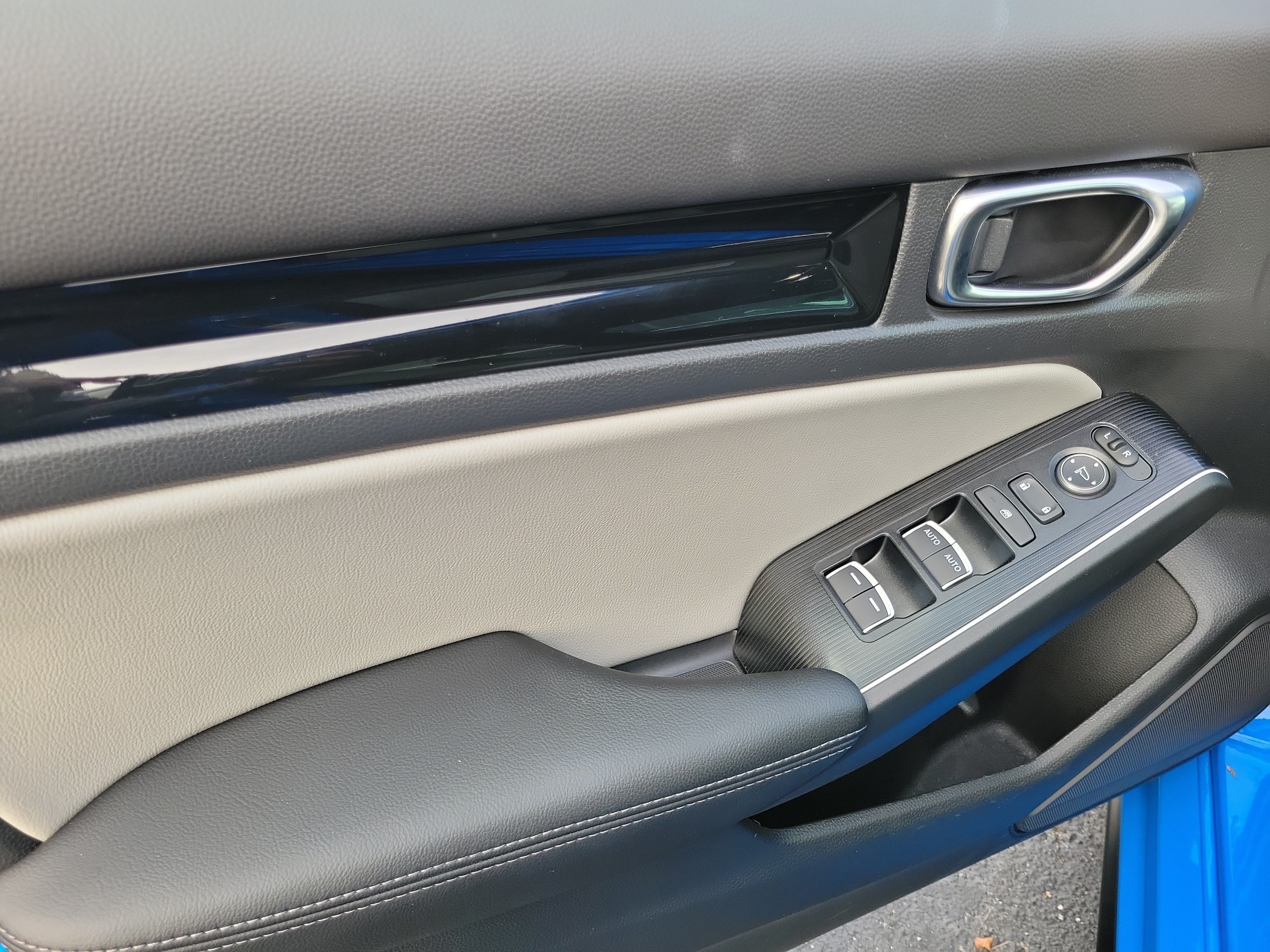 Certified 2025 Honda Civic Sport Touring image 12