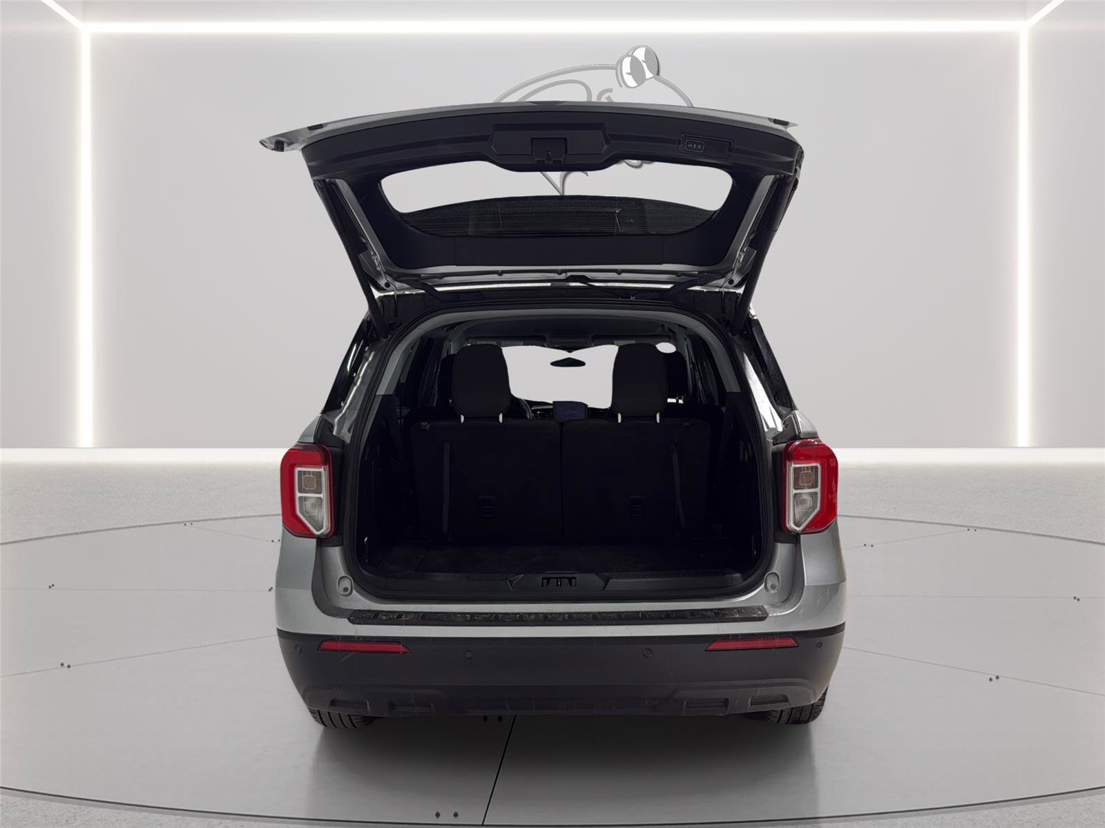 Used 2023 Ford Explorer XLT RWD image 9