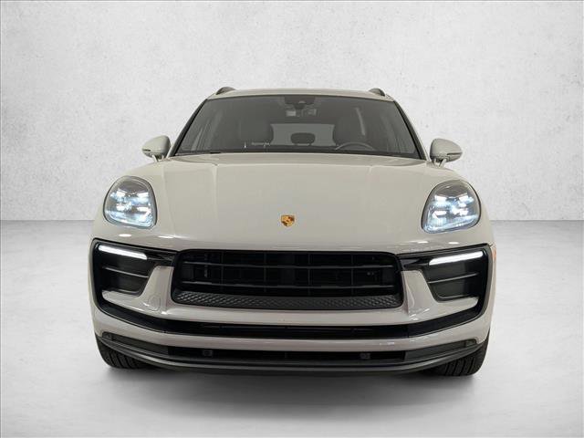 Certified 2022 Porsche Macan image 6