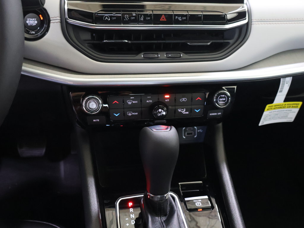 New 2026 Jeep Compass Limited AWD/4WD image 21