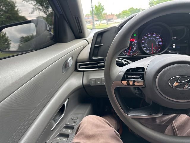 Used 2022 Hyundai Elantra SEL w/ Preferred Accessory Package FWD image 38