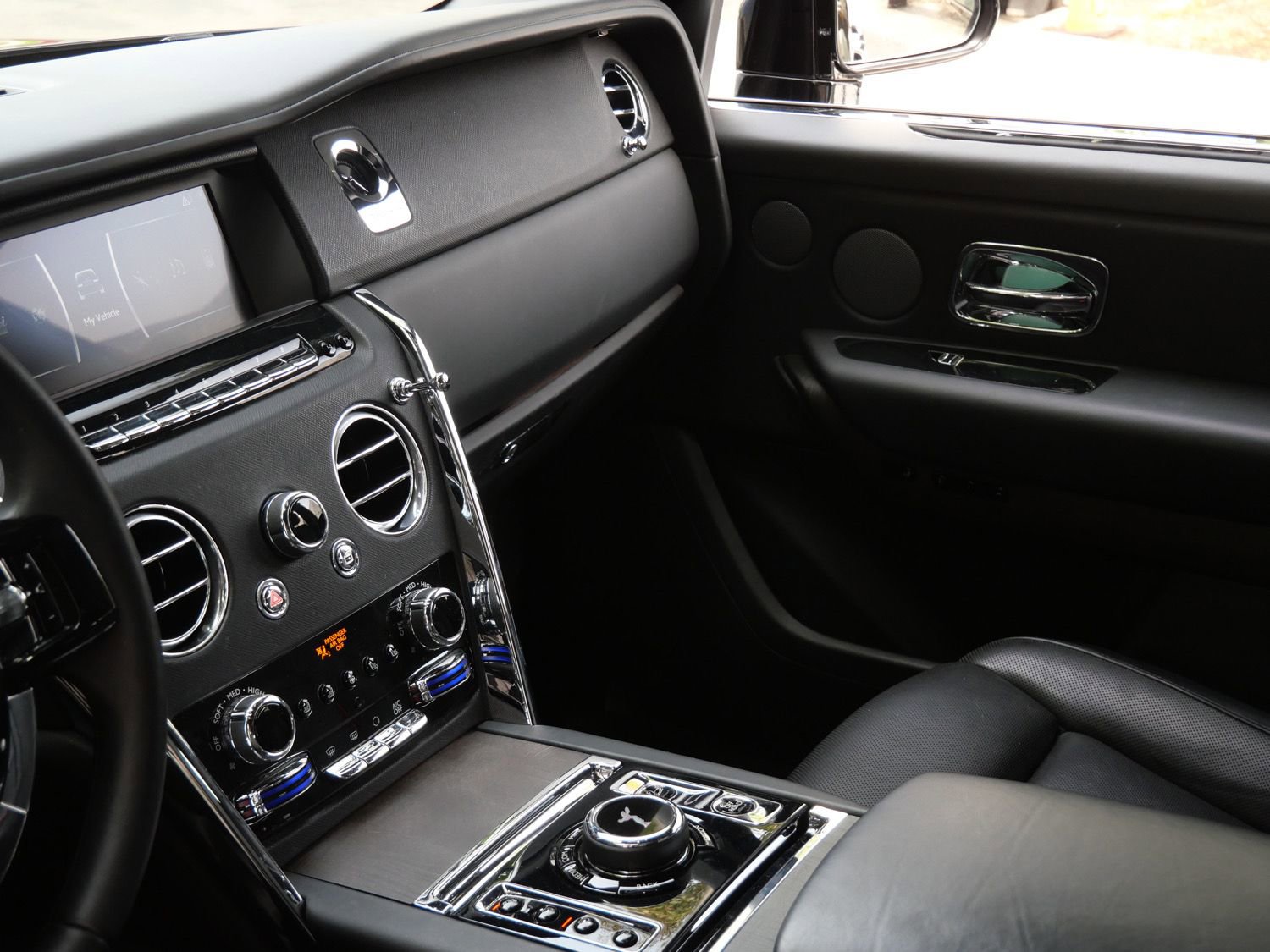 Certified 2021 Rolls-Royce Cullinan image 25