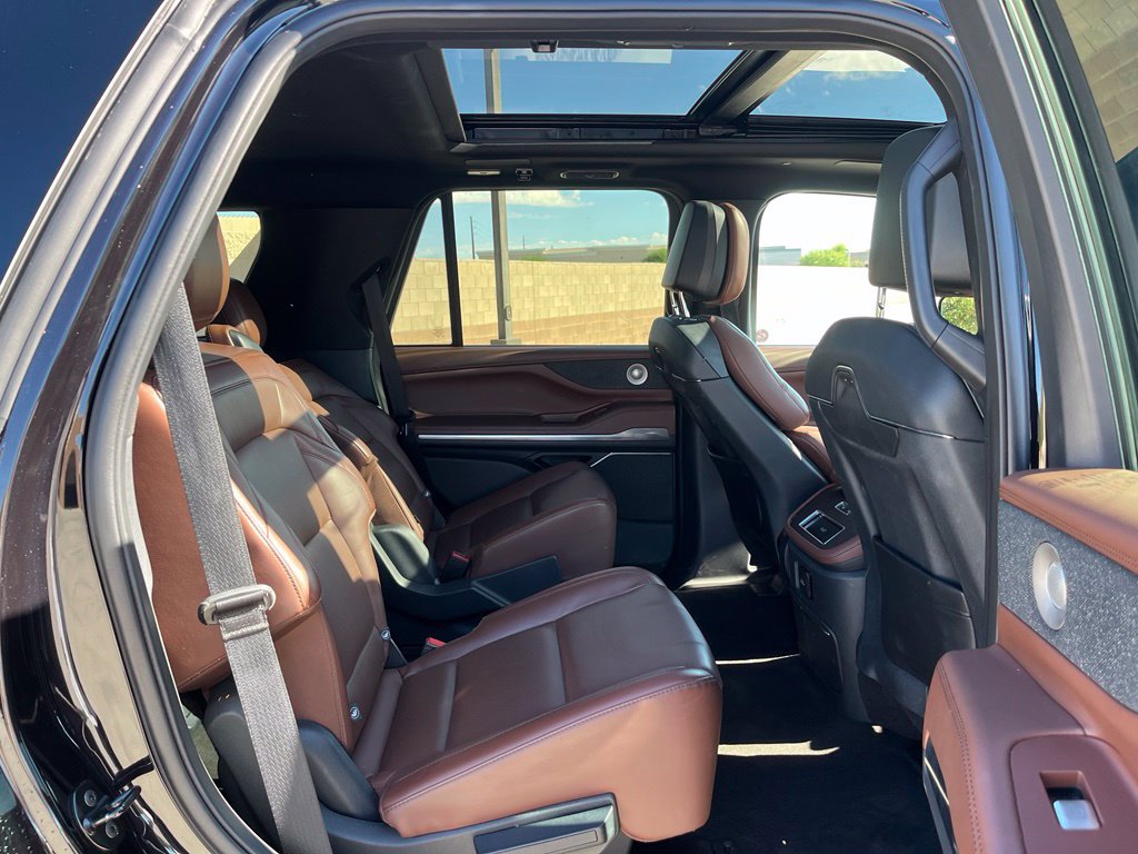 Used 2025 Lincoln Navigator Reserve AWD/4WD image 19